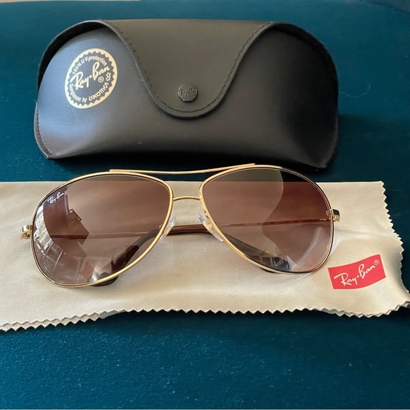 Ray-Ban Aviator sunglasses - Picture 2 of 6
